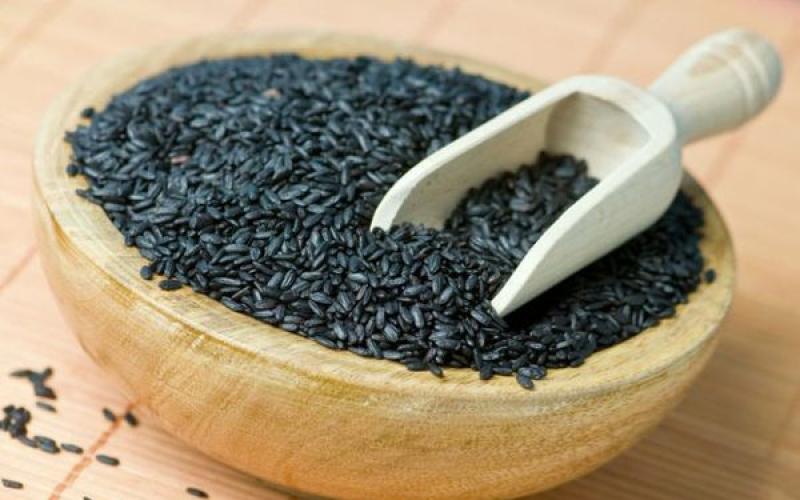 Какими полезными свойствами обладает черный рис и как его правильно и вкусно готовить?