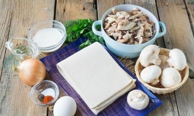 Кулинарные рецепты и фоторецепты Слойки с курицей, помидором и зеленью